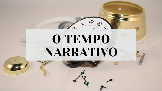 #pracegover audiodescrição resumida: foto de um relógio despertador de ouro desmontado. No centro da foto, quadro branco com o escrito "o tempo narrativo".